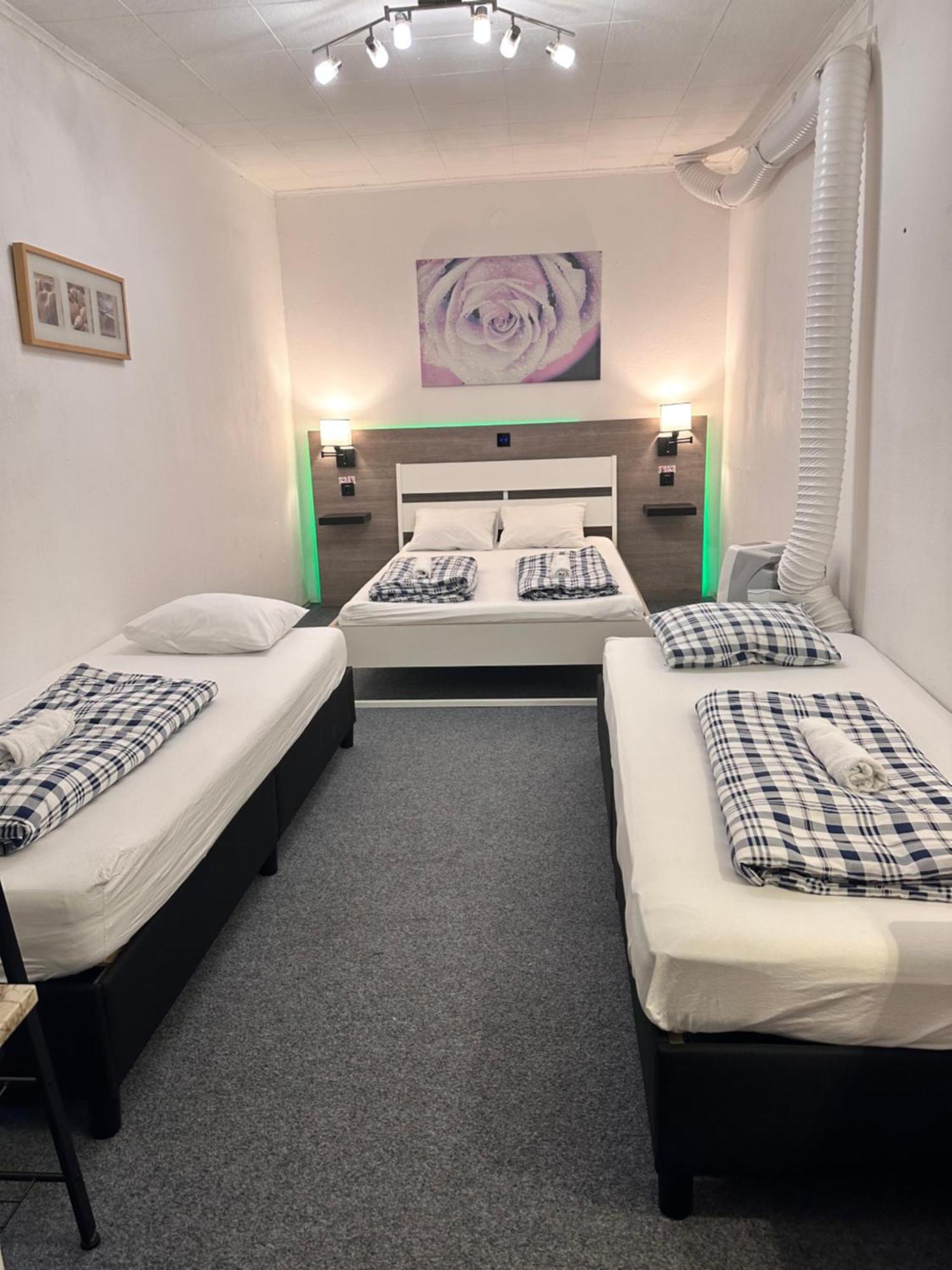 Hostel Lovely Rooms, City Center, Shared Bathroom, Windows To Corridor Villach Camera foto